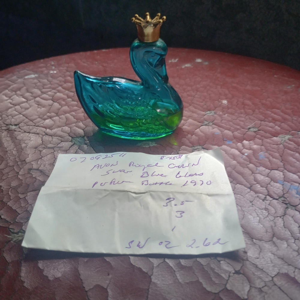Avon Blue and Green Glass Swan Accent with Gold Crown
